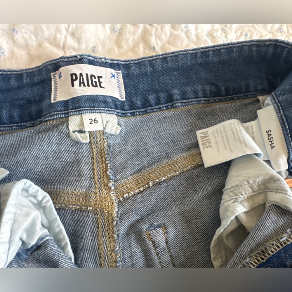 PAIGE SASHA Size: 26 NWOT
Color: Stefania Distressed
  Inseam: 32" - Picture 8 of 11